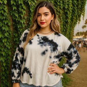 SHEIN CURVE Blue and White Tie-Dye Open Back Long Sleeve Cut Out Tee, 0X